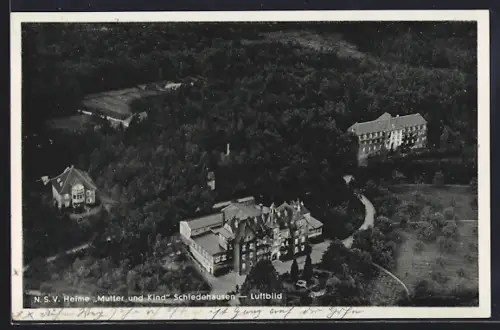 AK Schledehausen /Osnabrück, N.S.V. Heime Mutter und Kind vom Flugzeug aus