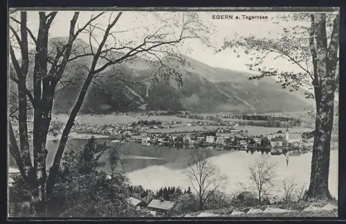 AK Egern a. Tegernsee, Ortsansicht mit Bergen
