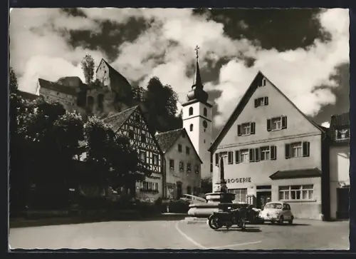 AK Pottenstein, Partie am Marktplatz mit Motorrad und Auto vor der Drogerie