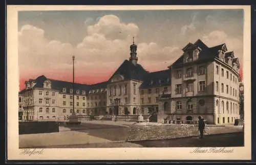 AK Herford, Neues Rathaus mit Strassenpartie