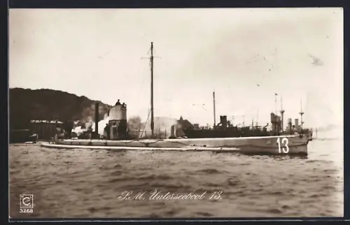 AK S. M. Unterseeboot 13 aufgetaucht