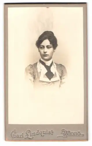 Fotografie Carl Lindquist, Wexiö, Porträt einer jungen Frau