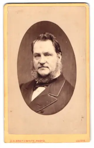 Fotografie C. H. Braithwaite, Leeds, Briggate 75, Porträt eines Herren
