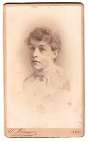 Fotografie W. Hanson, Leeds, Porträt einer jungen Frau