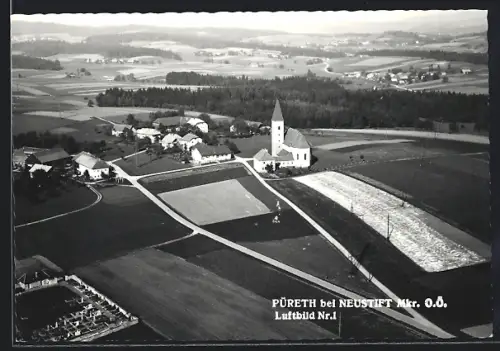 AK Püreth bei Neustift, Ortsansicht mit Kirche vom Flugzeug aus