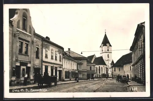 AK Perg /O. D., Herrenstrasse mit Sicht auf die Kirche, Drogerie und Möbelgeschäft