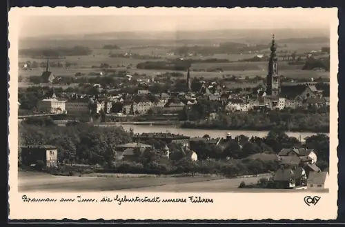 AK Braunau am Inn, Ortsansicht mit Flusspartie, Geburtsstadt von 