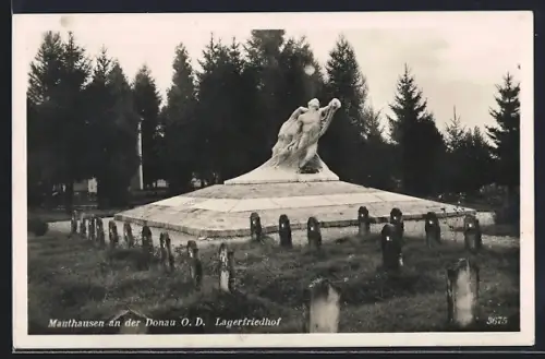 AK Mauthausen a. d. Donau, Partie auf dem Lagerfriedhof