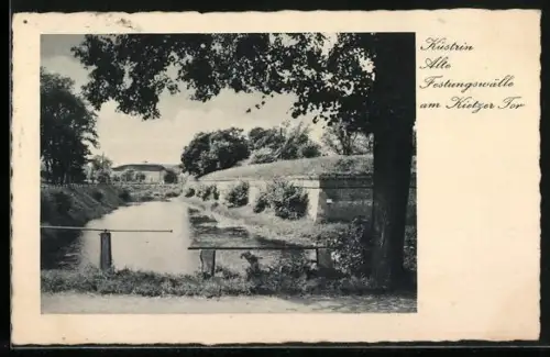 AK Cuestrin / Kostrzyn, Alte Festungswälle am Kietzer Tor