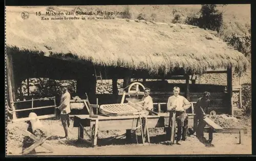 AK Philippinen, Missionar in seinem Arbeitshaus, Missien van Scheut