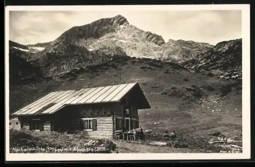 AK Hochalmhütte, Ansicht mit Alpspitze, Wirtin mit Kalb