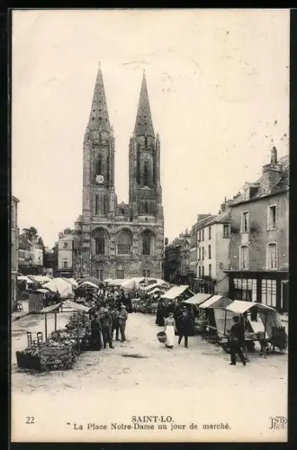 AK Saint-Lo, La Place Notre-Dame un Jour de Marché
