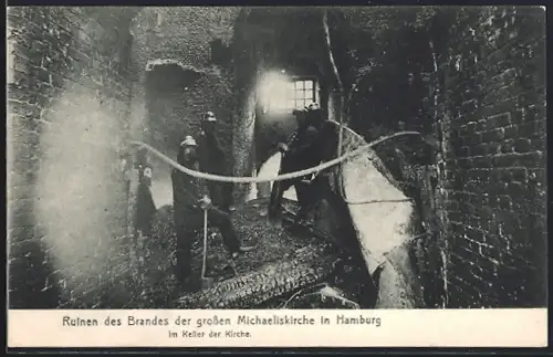 AK Hamburg-Neustadt, Ruinen des Brandes der grossen Michaeliskirche, Keller der Kirche