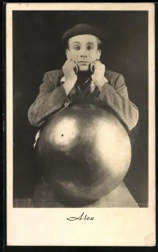 Fotografie Künstler-Agentur, Hamburg, Kaberettist Alex, Bühnenszene mit Requisite