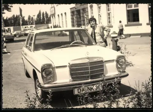 Fotografie Thurau, Eisenach, Auto Mercedes Benz, Limousine mit Kennzeichen Darmstadt