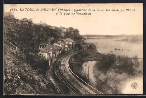 AK La Tour-de-Millery /Rhône, Quartier de la Gare, les bords du Rhône et le pont de Vernaison