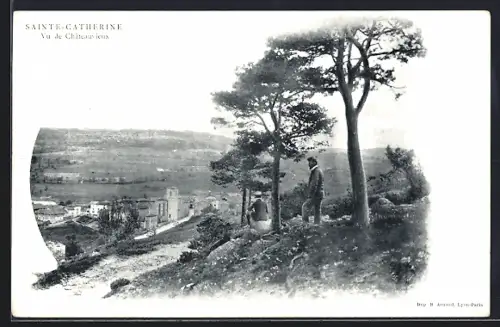 AK Sainte-Catherine, Vue de Châteauvieux avec figures sur la colline et paysage environnant