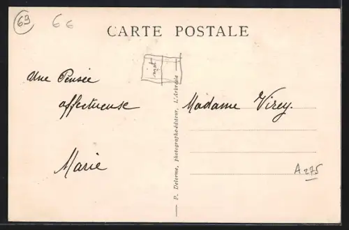 AK Bully /Rhône, Place du Trêve avec bâtiments et passants