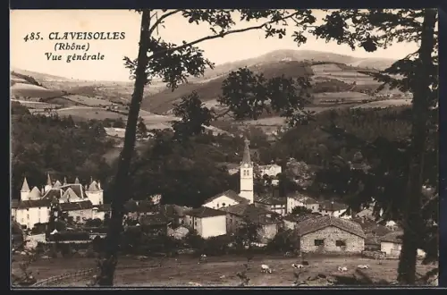 AK Claveisolles /Rhône, Vue générale du village et des collines environnantes