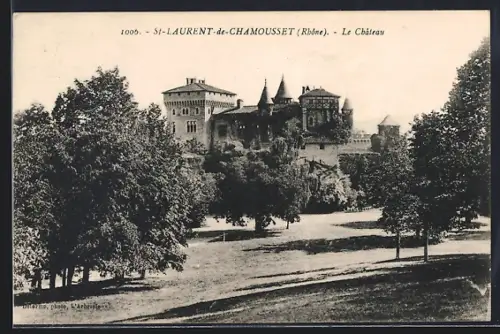 AK Saint-Laurent-de-Chamousset /Rhône, Le Château et le parc verdoyant