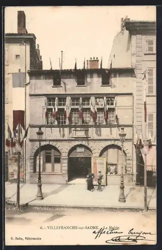 AK Villefranche-sur-Saône, La Mairie décorée de drapeaux