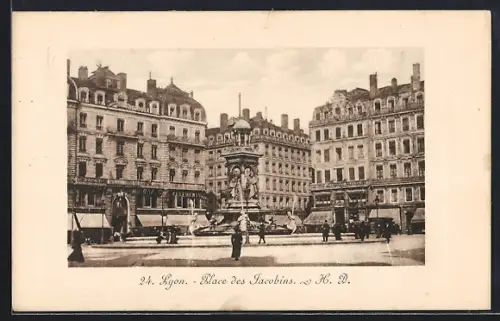 AK Lyon, Place des Jacobins avec fontaine et bâtiments historiques