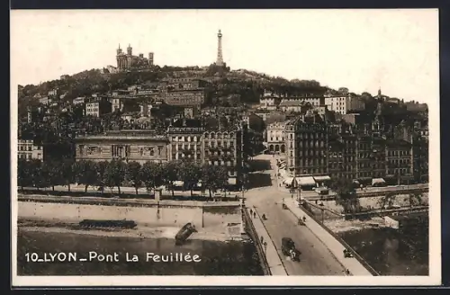 AK Lyon, Pont La Feuillée et vue sur la colline de Fourvière