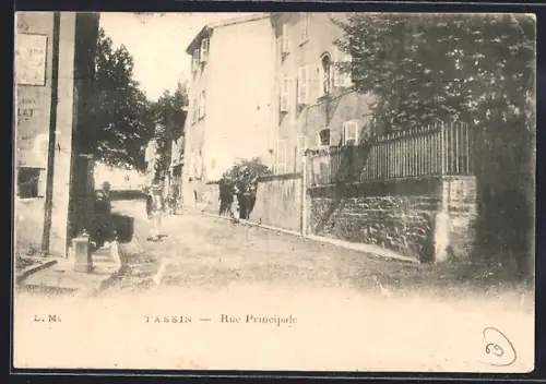 AK Tassin, Rue Principale avec bâtiments et arbres adjacents