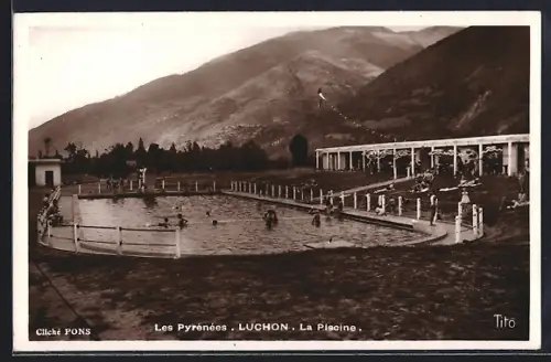 AK Luchon /Les Pyrénées, La Piscine avec vue sur les montagnes des Pyrénées