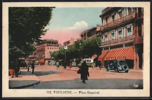 AK Toulouse, Place Esquirol avec passants et automobiles