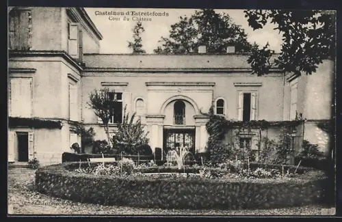 AK Castelnau-d`Estrétefonds, Cour du Château
