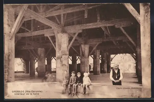 AK Grenade /Hte-Garonne, Intérieur de la halle