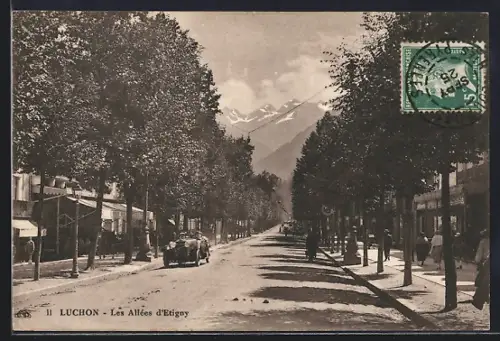AK Luchon, Les Allées d`Étigny avec vue sur les montagnes