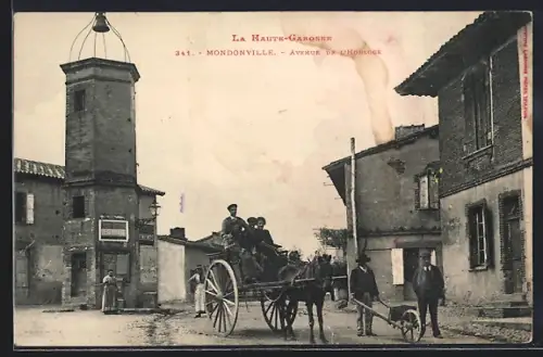 AK Mondonville, Avenue de l`Horloge avec charrette et habitants