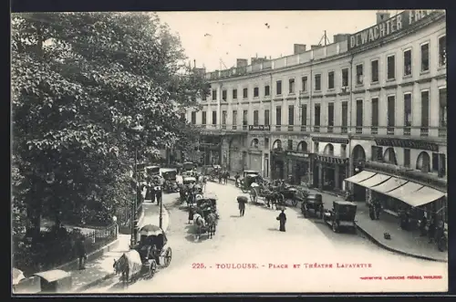 AK Toulouse, Place et Théâtre Lafayette avec calèches et bâtiments historiques