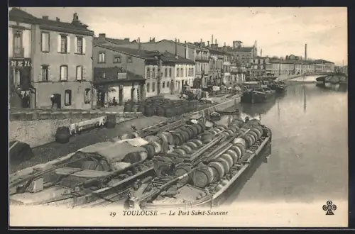 AK Toulouse, Le Port Saint-Sauveur avec péniches alignées le long du canal