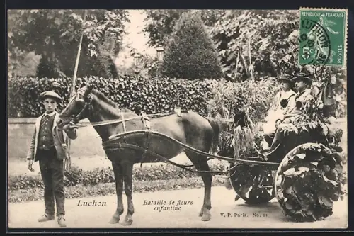 AK Luchon, Bataille de fleurs enfantine