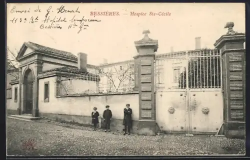AK Bessières, Hospice Ste-Cécile avec enfants et gardien devant l`entrée