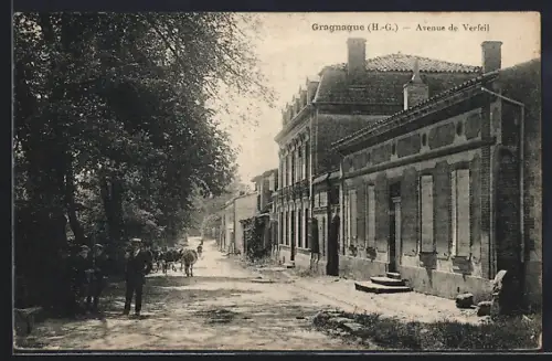 AK Gragnague /H.-G., Avenue de Verfeil avec piétons et charrette