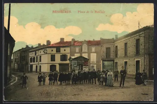 AK Bessières, Place de la Bascule avec habitants et bâtiments historiques