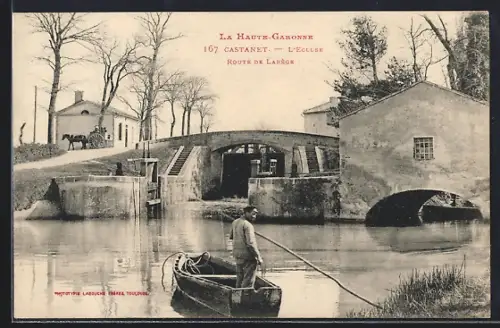 AK Castanet, L`Écluse sur la route de Labège avec barque et pont en arrière-plan
