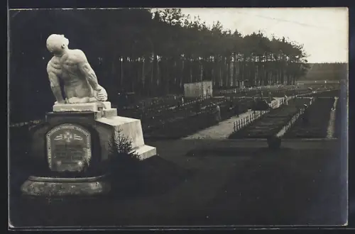 AK Lager Grafenwöhr, Kriegerdenkmal, Soldatenfriedhof