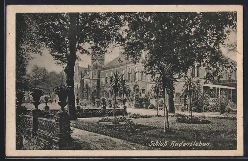 AK Radensleben, Schloss Radensleben mit Gartenanlage
