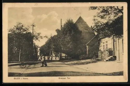 AK Buer / Osnabrück, Passanten am Bremer Tor