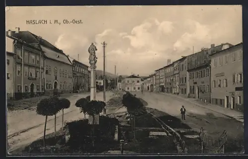 AK Haslach i. M., Platzpartie mit Säulendenkmal-Anlage, Panorama