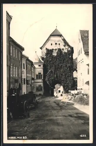 AK Haslach /O. D., Ortspartie mit Turmdurchgang