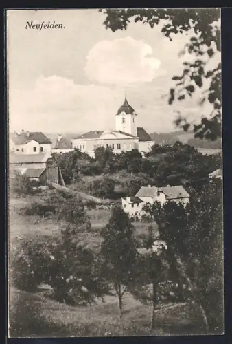 AK Neufelden, Ortsansicht mit Kirche von Berghang aus