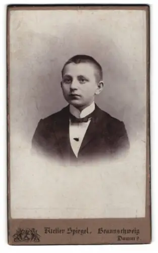 Fotografie Atelier Spiegel, Braunschweig, Damm 9, Porträt eines Jungen