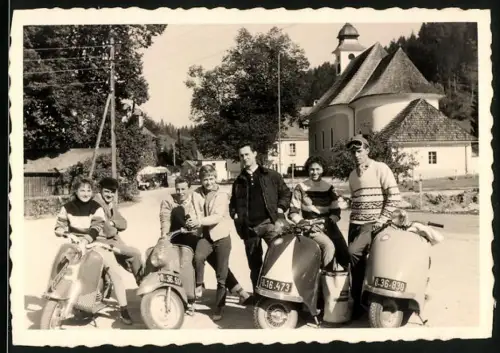 Fotografie Strehl, Wels, Motorrad Lohner, Motorroller Club mit Kennzeichen Österreich