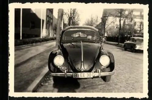 Fotografie Hauck, Auto Volkswagen VW Käfer Brezelkäfer Dickholmer Typ 1, Kfz-Kennzeichen Berlin